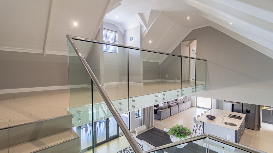 4 Bedroom Property for Sale in Grotto Bay Western Cape